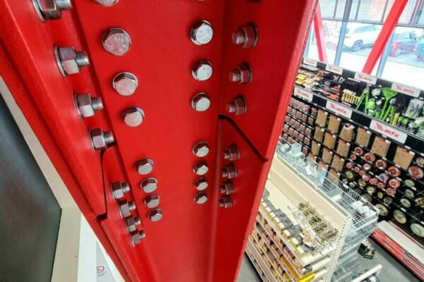 ocelove haly a obchodne centrum