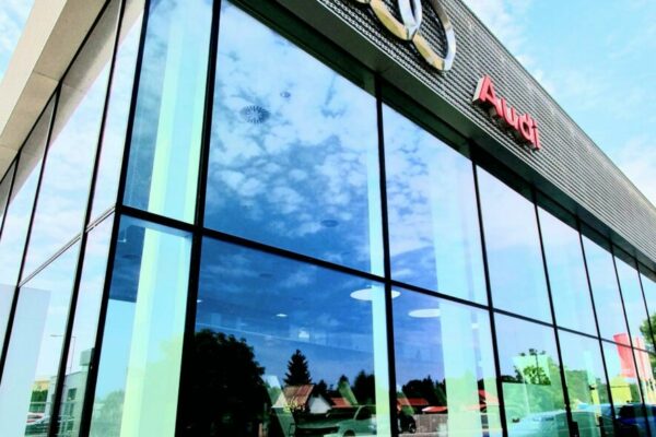 avg hala a budova pre autoaslon showroom obchod predajnu kancelarie